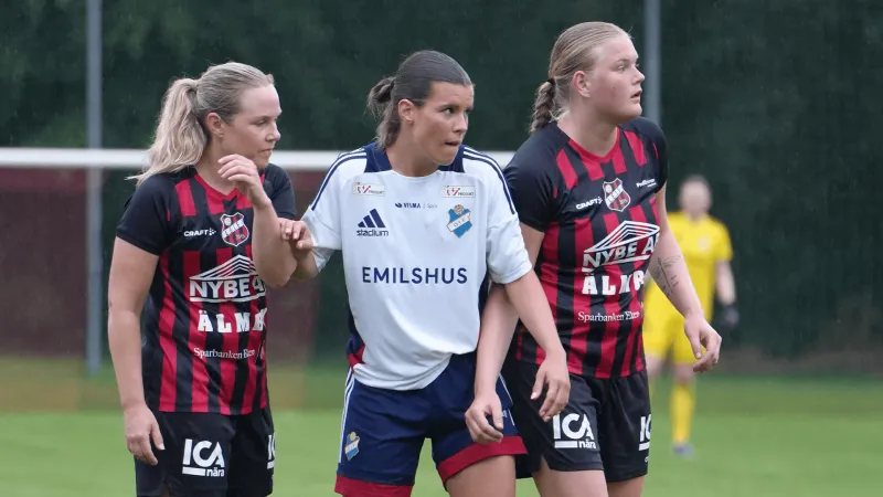 Damerna vidare i Toyota Cup
